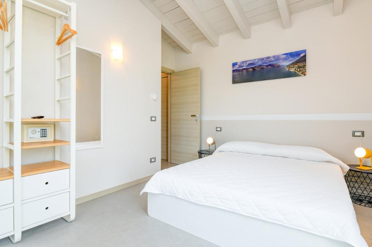 Gardaliva 5 Apartment Manerba del Garda Ngoại thất bức ảnh