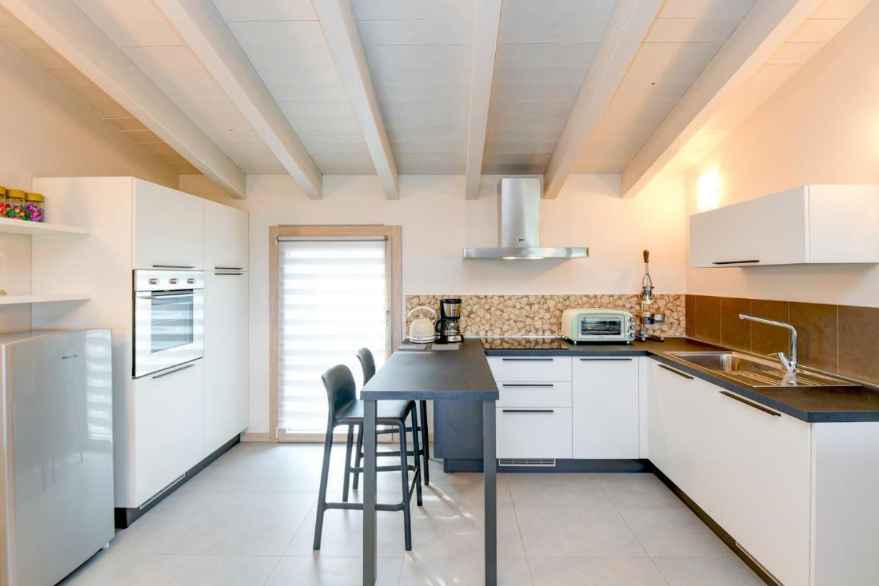 Gardaliva 5 Apartment Manerba del Garda Ngoại thất bức ảnh