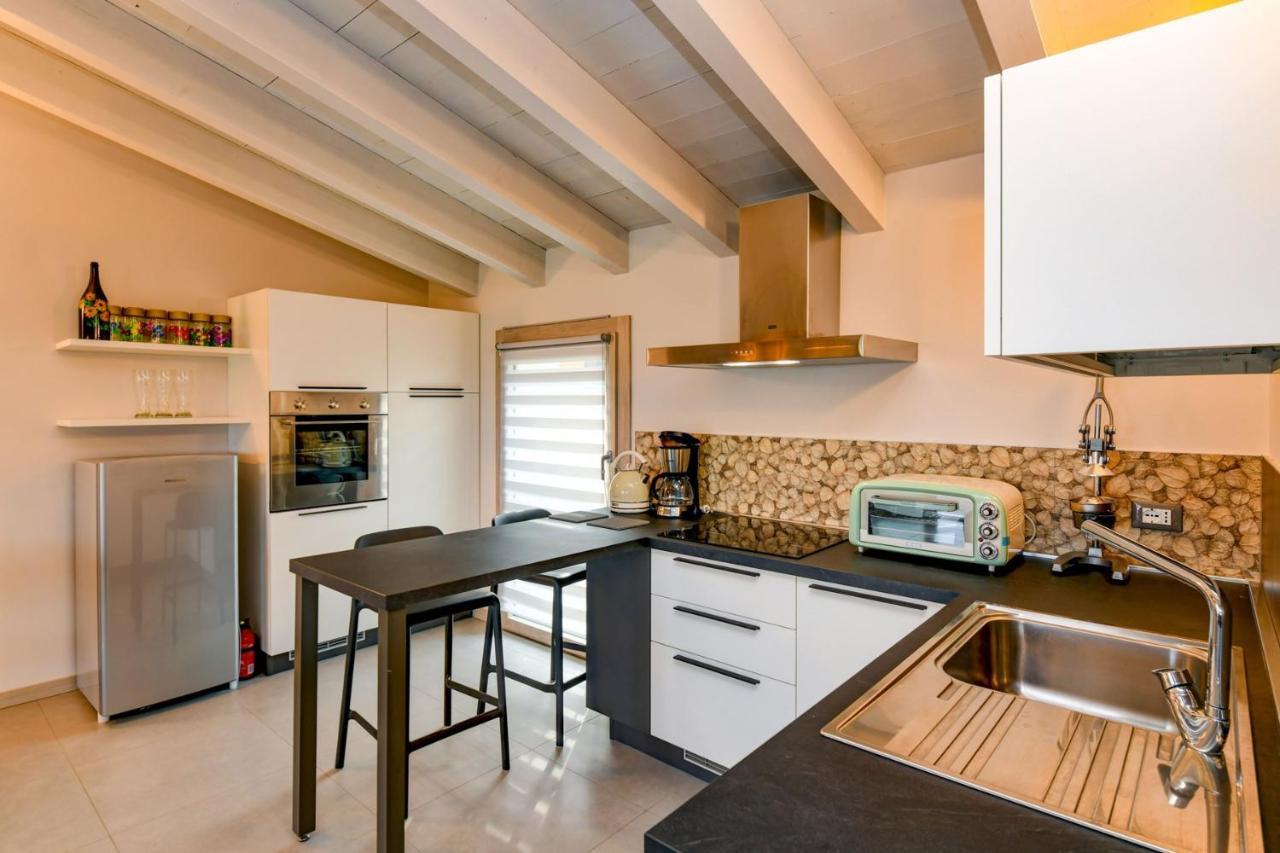 Gardaliva 5 Apartment Manerba del Garda Ngoại thất bức ảnh